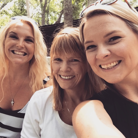 Meet your Posher, Eliza Marie - Picture 1 of 1